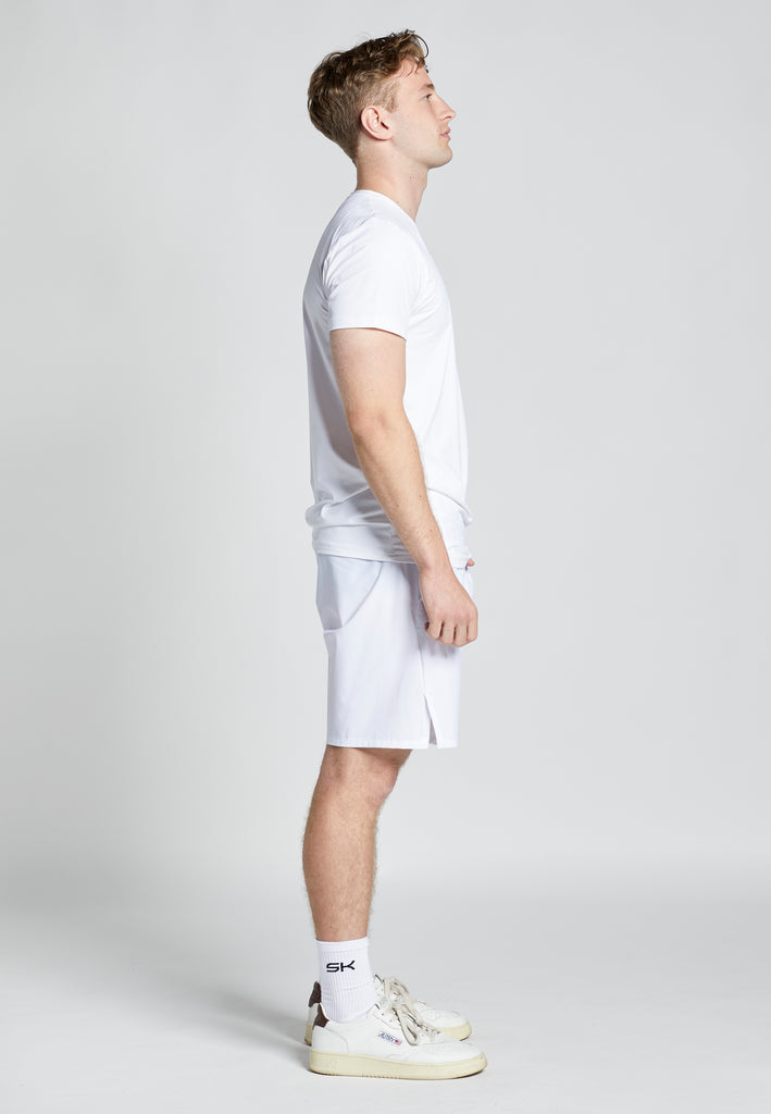 Jungen & Herren Tennis Shorts Performance fuer Herren & Jungen, weiss von SPORTKIND
